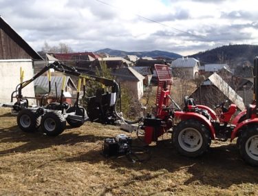 malotraktor a malá vyvážečka